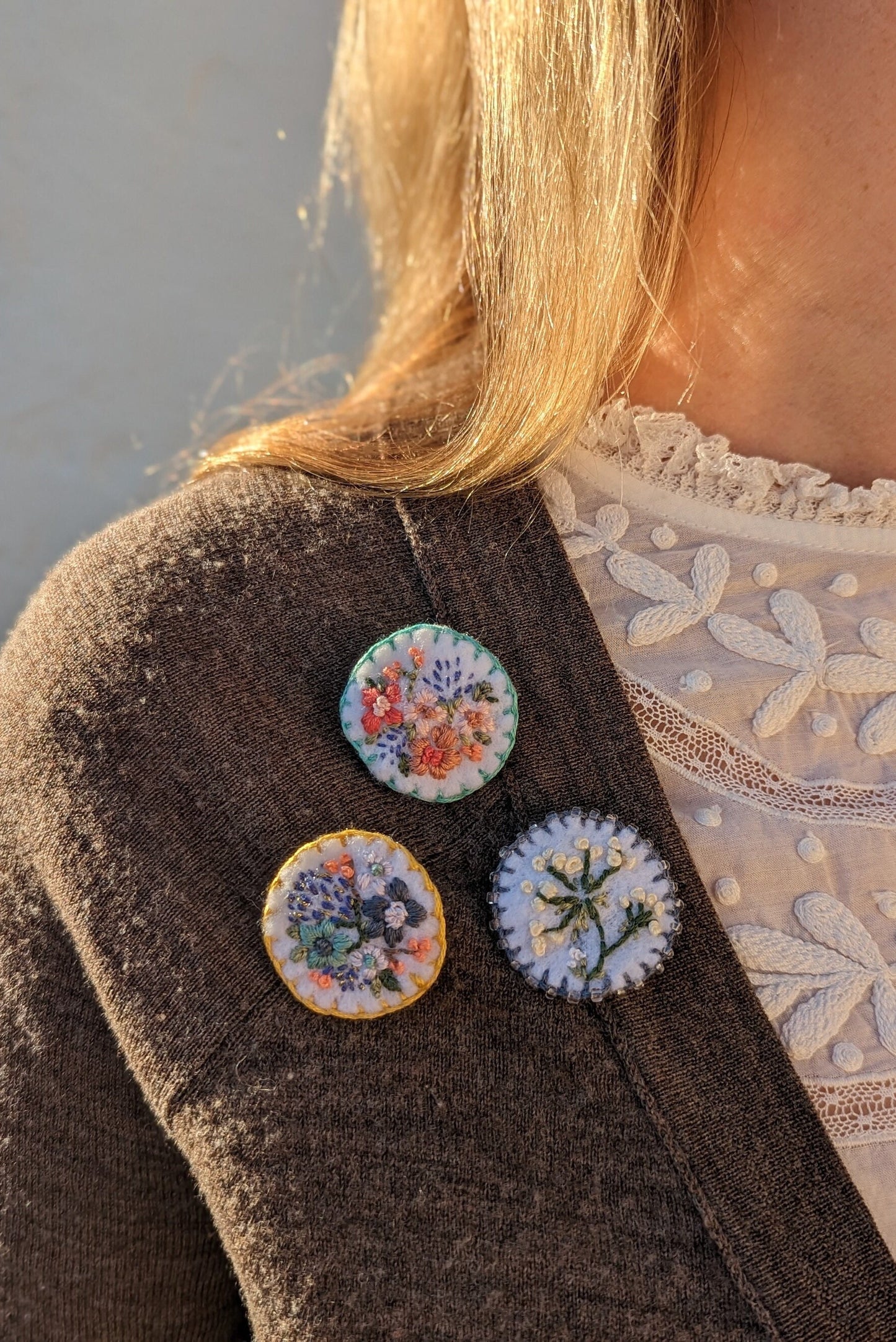 Hand Embroidered Felt Brooch Pin - white flower with sparkles