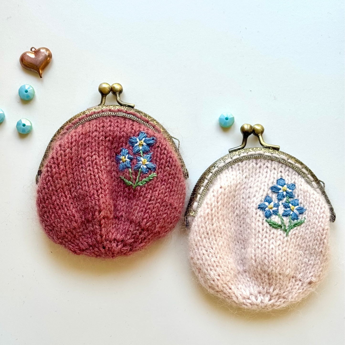 Coin purse | hand embroidered + hand knit forget-me-not
