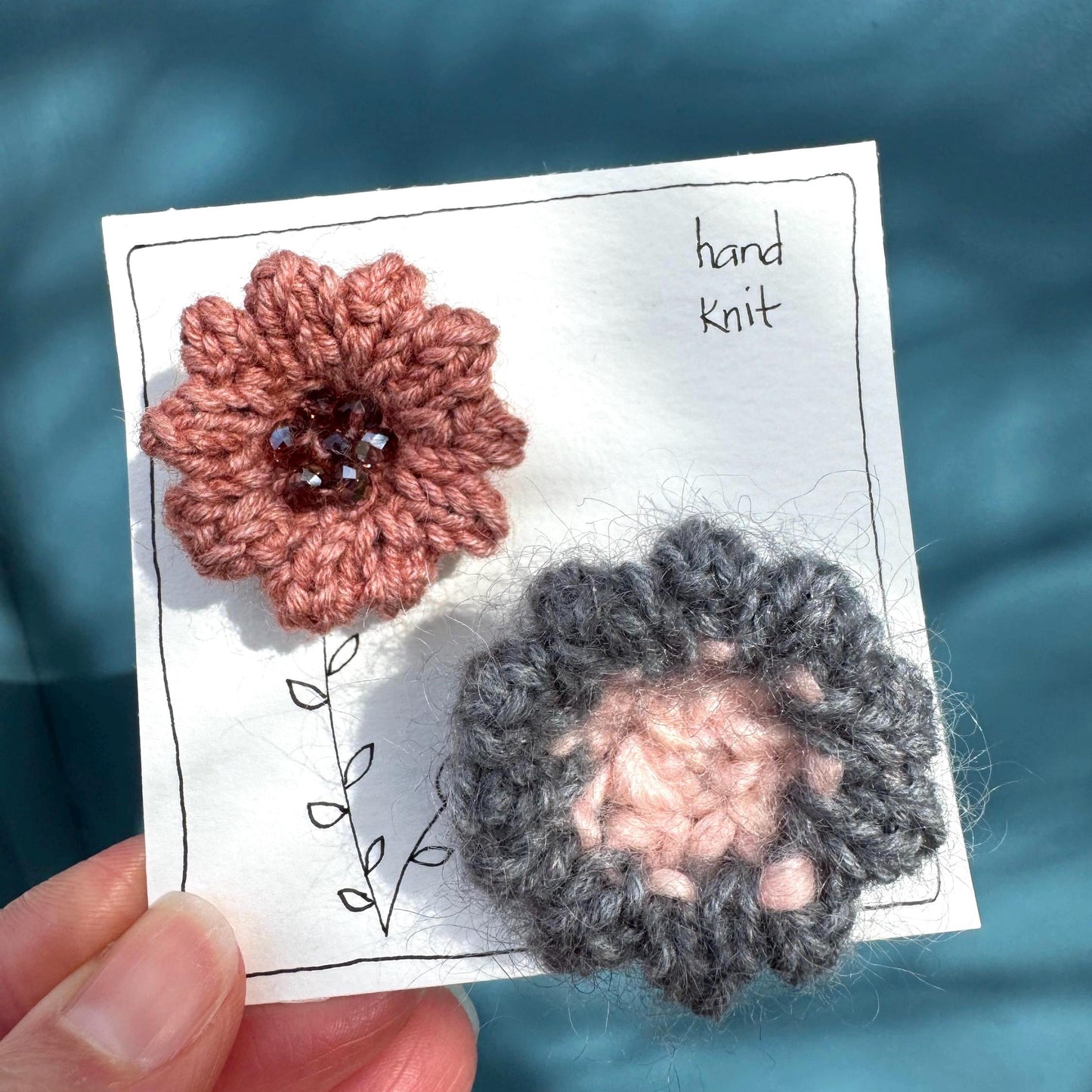 hand knit brooch set- flowers