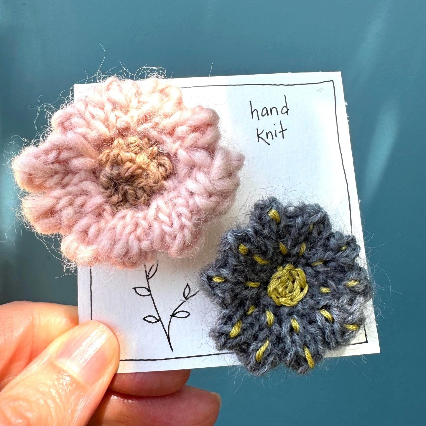 hand knit brooch set- flowers pink and gray