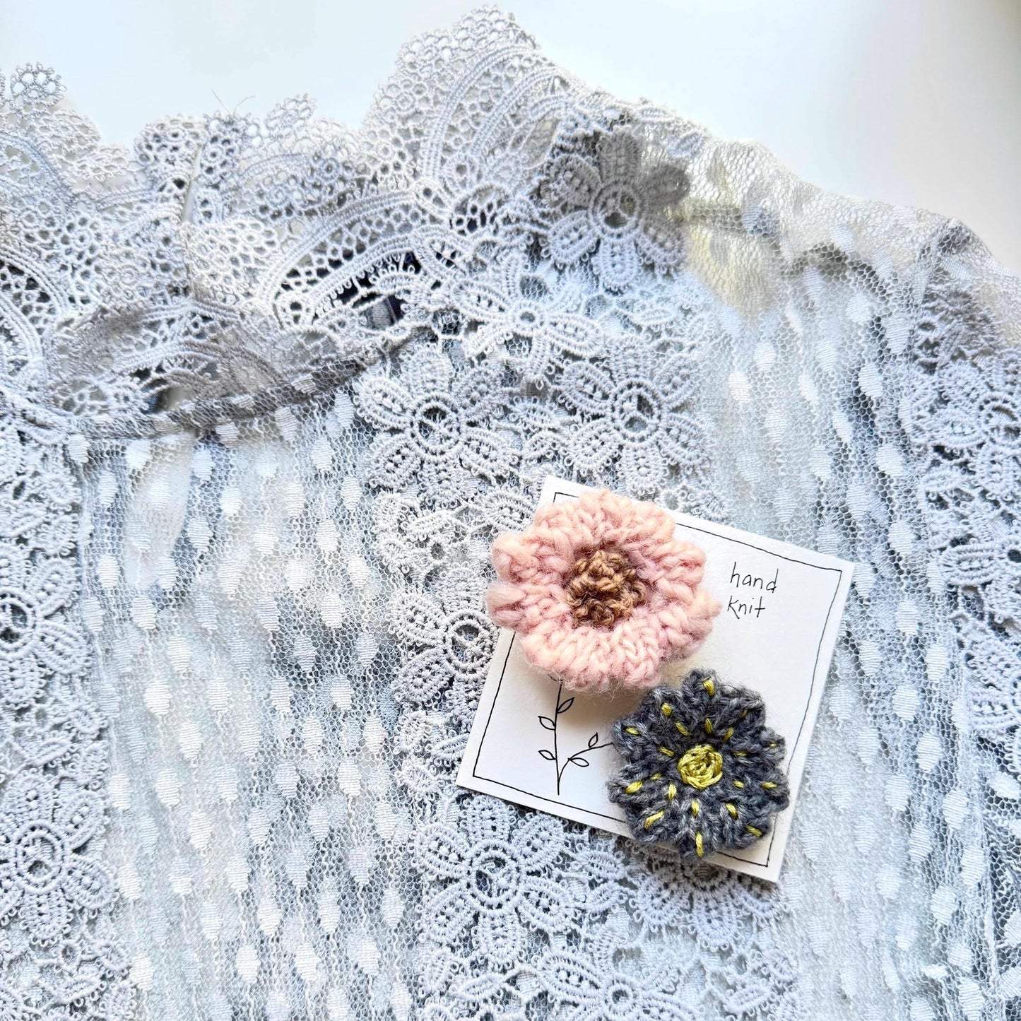 hand knit brooch set- flowers pink and gray