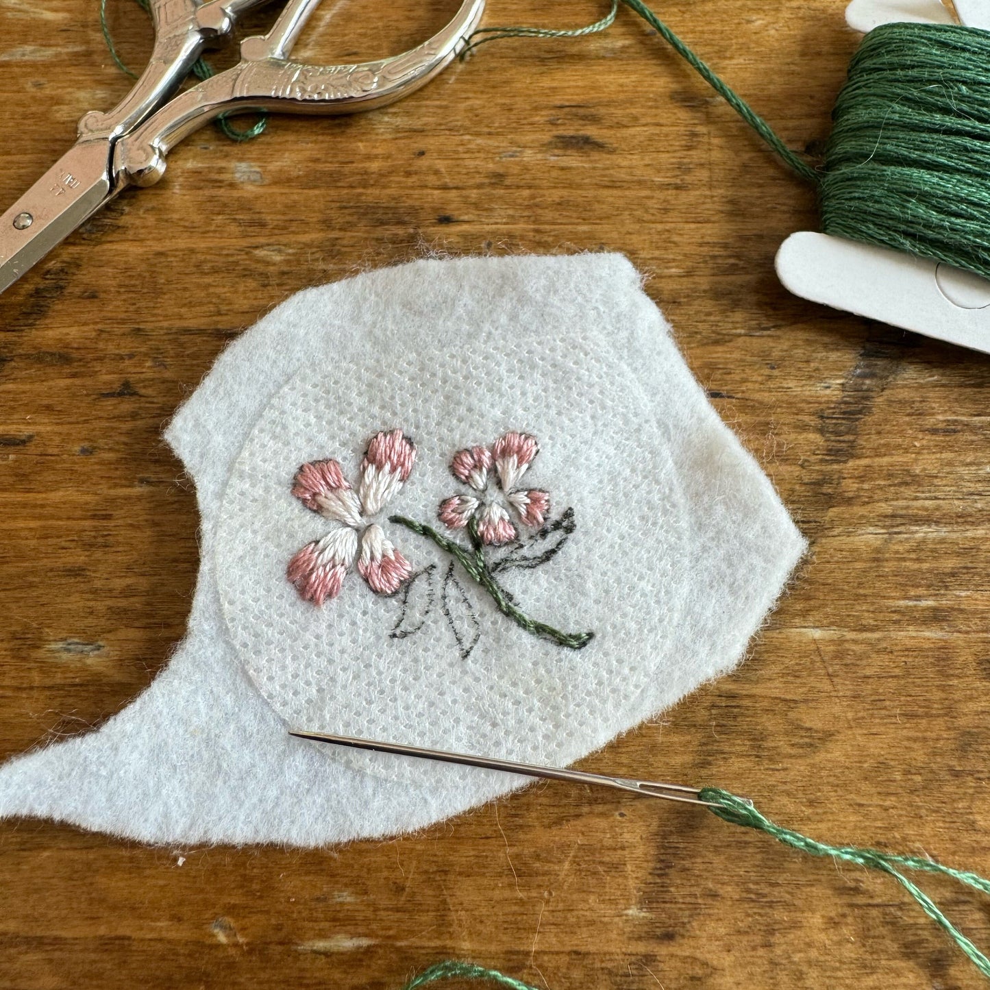 Hand Embroidered Felt Brooch Pin - Pink Blossoms