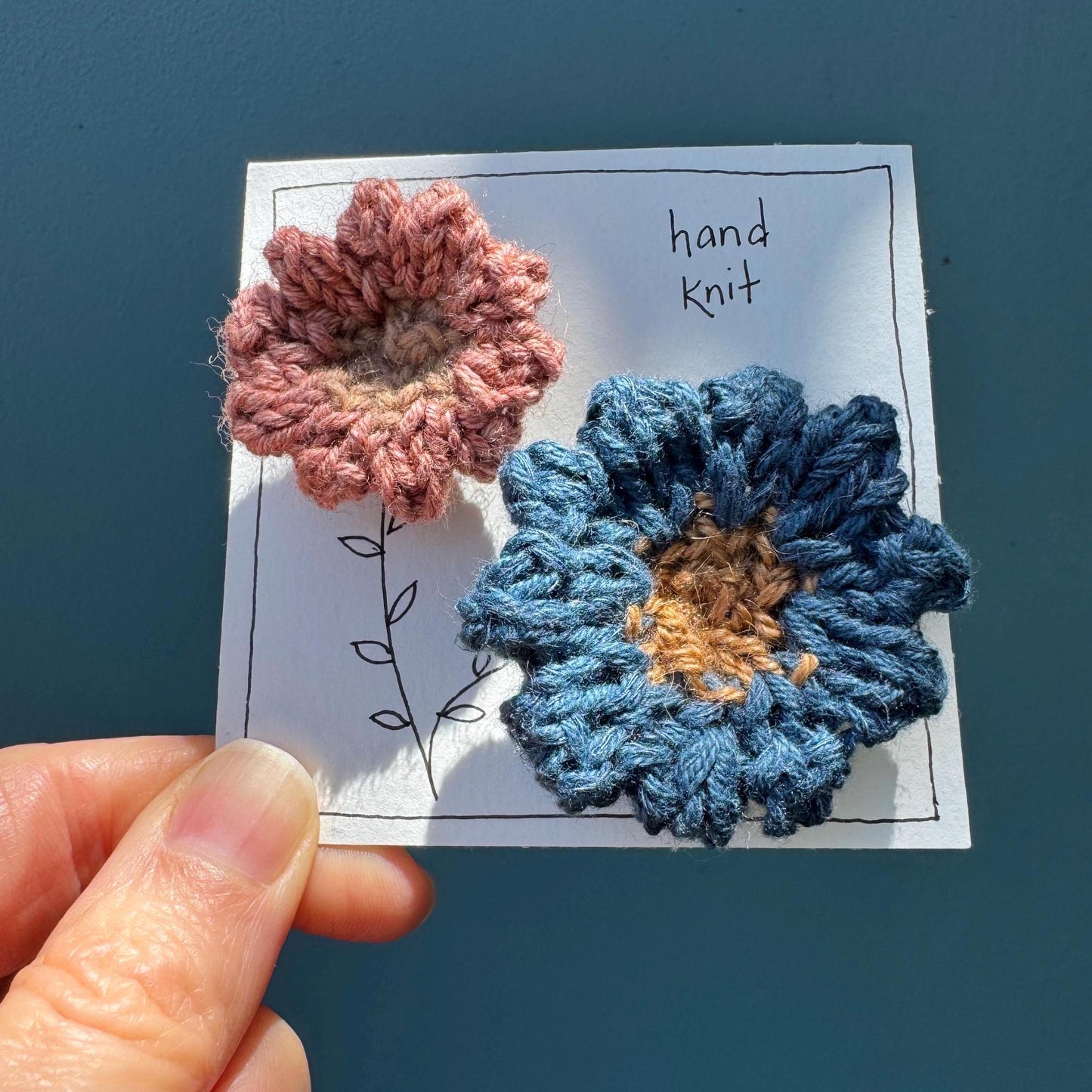 hand knit brooch set- flowers pink and blue