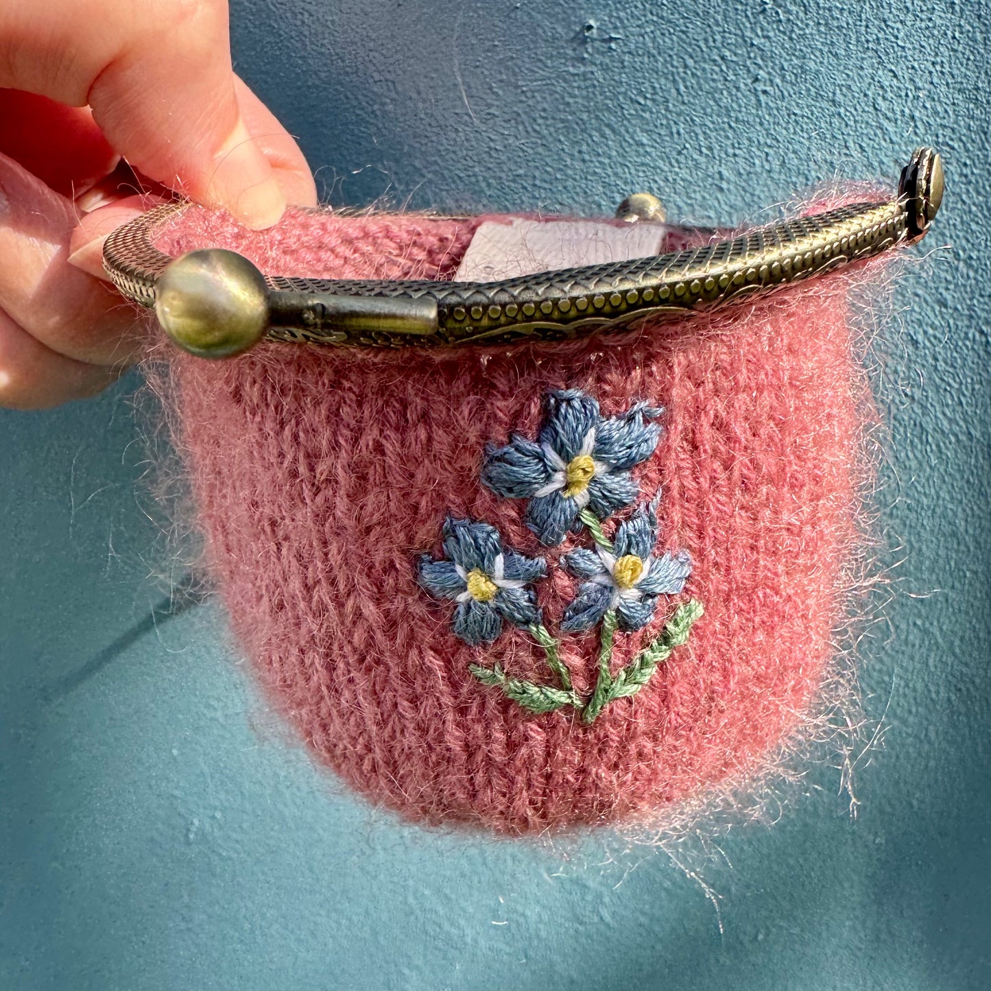 Coin purse | hand embroidered + hand knit forget-me-not