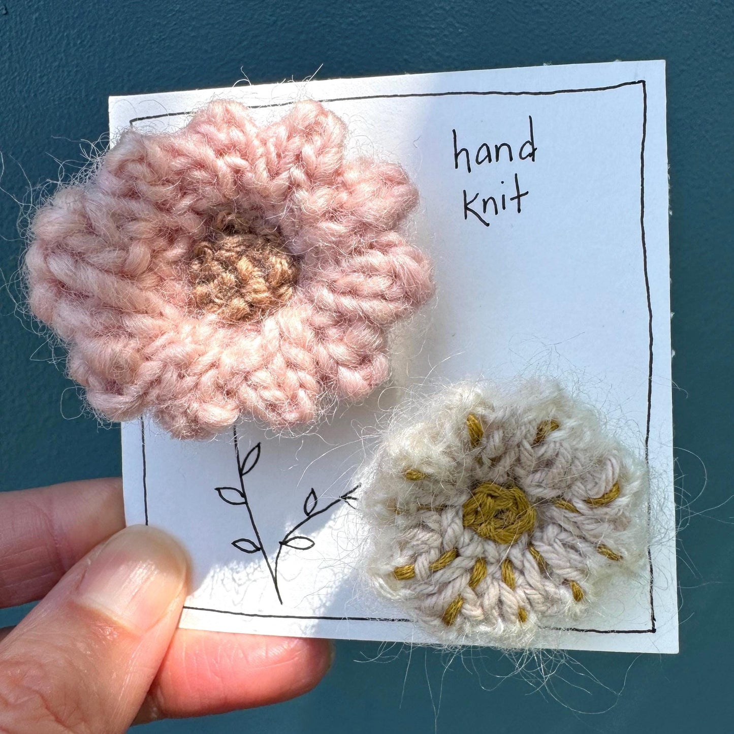 hand knit brooch set- flowers pink and embroidered champagne
