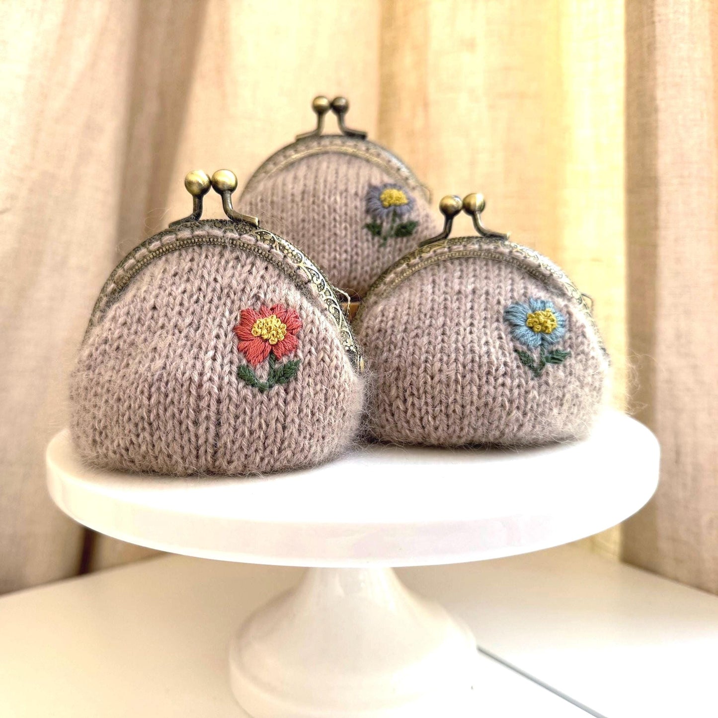 Coin purse | hand embroidered + hand knit | wildflower