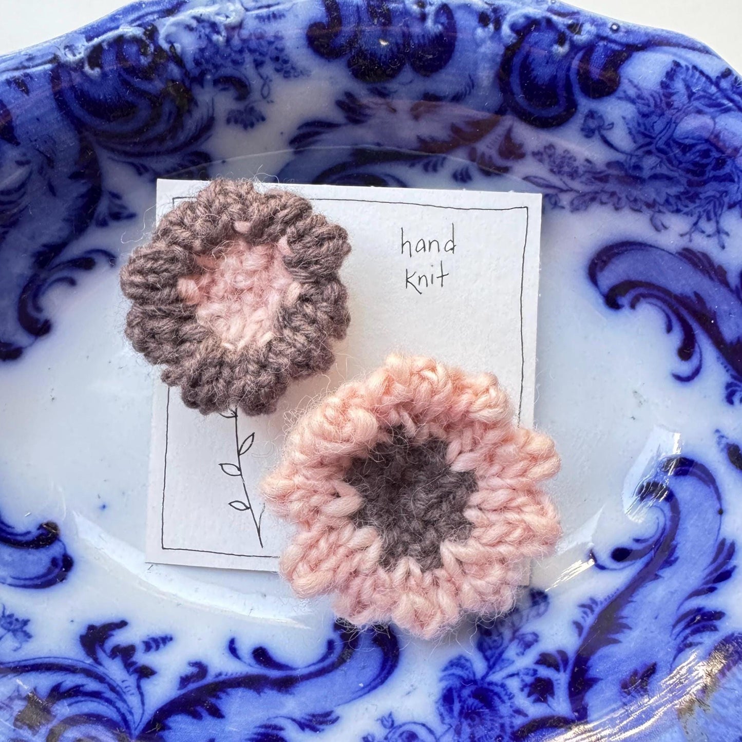 hand knit brooch set- flowers rustic pink + brown