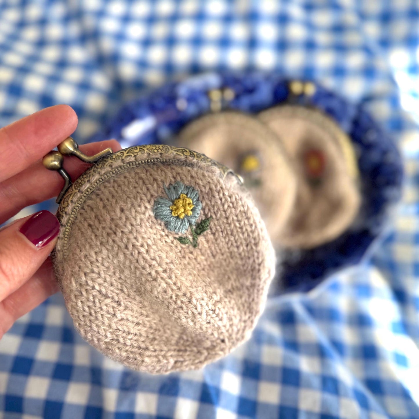 Coin purse | hand embroidered + hand knit | wildflower