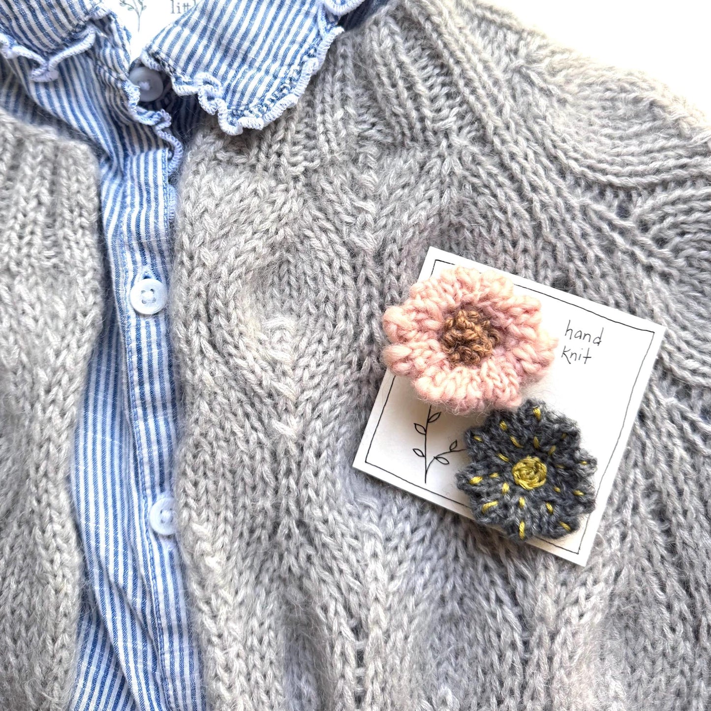 hand knit brooch set- flowers pink and gray