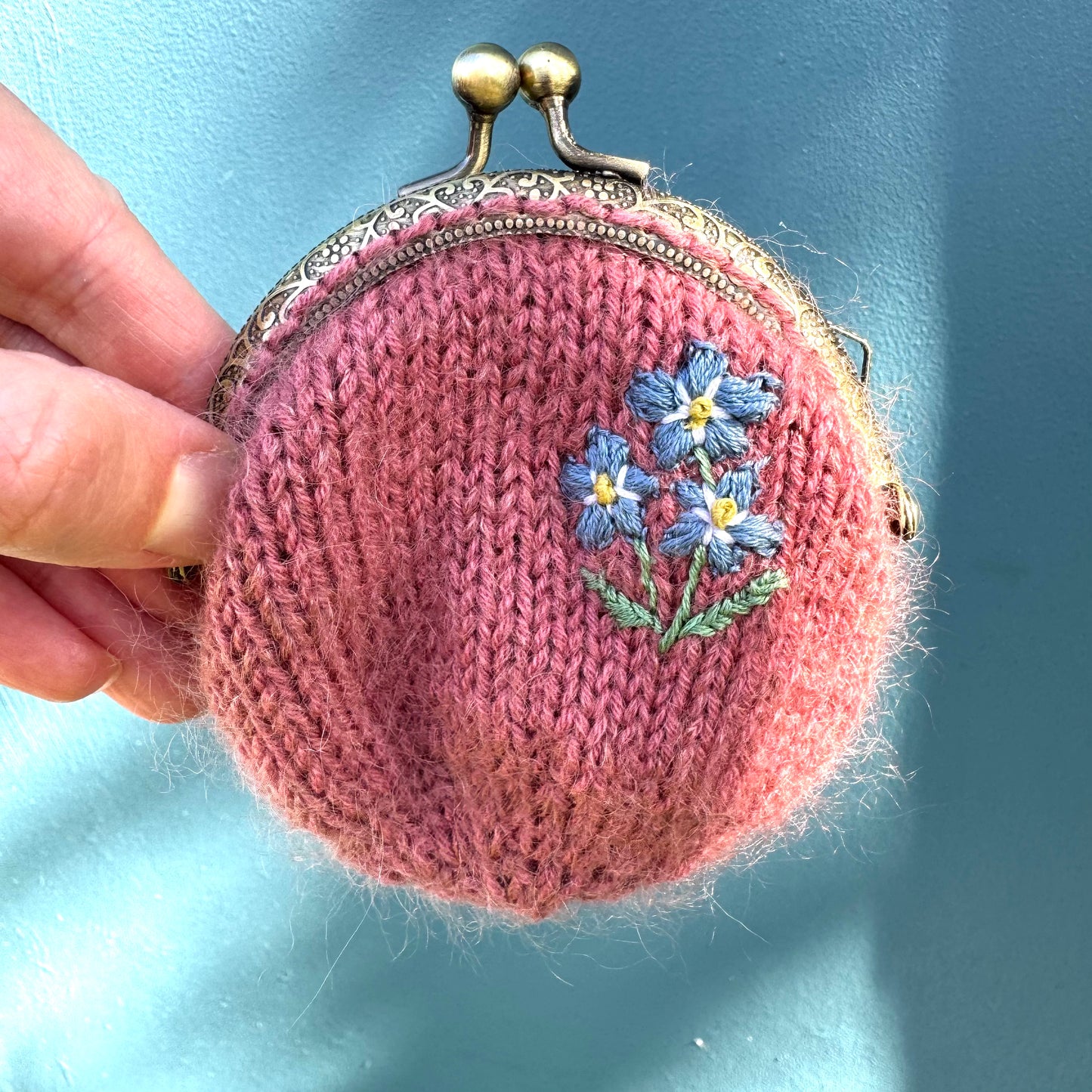 Coin purse | hand embroidered + hand knit forget-me-not