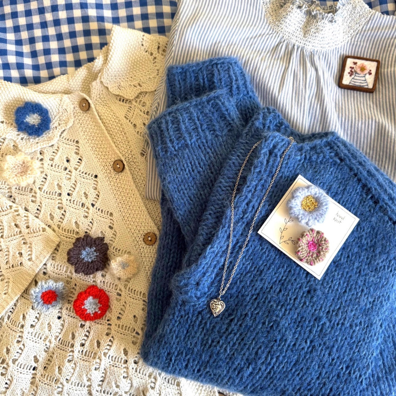 Hand Knit Brooch Set | Flowers Blue and Beige