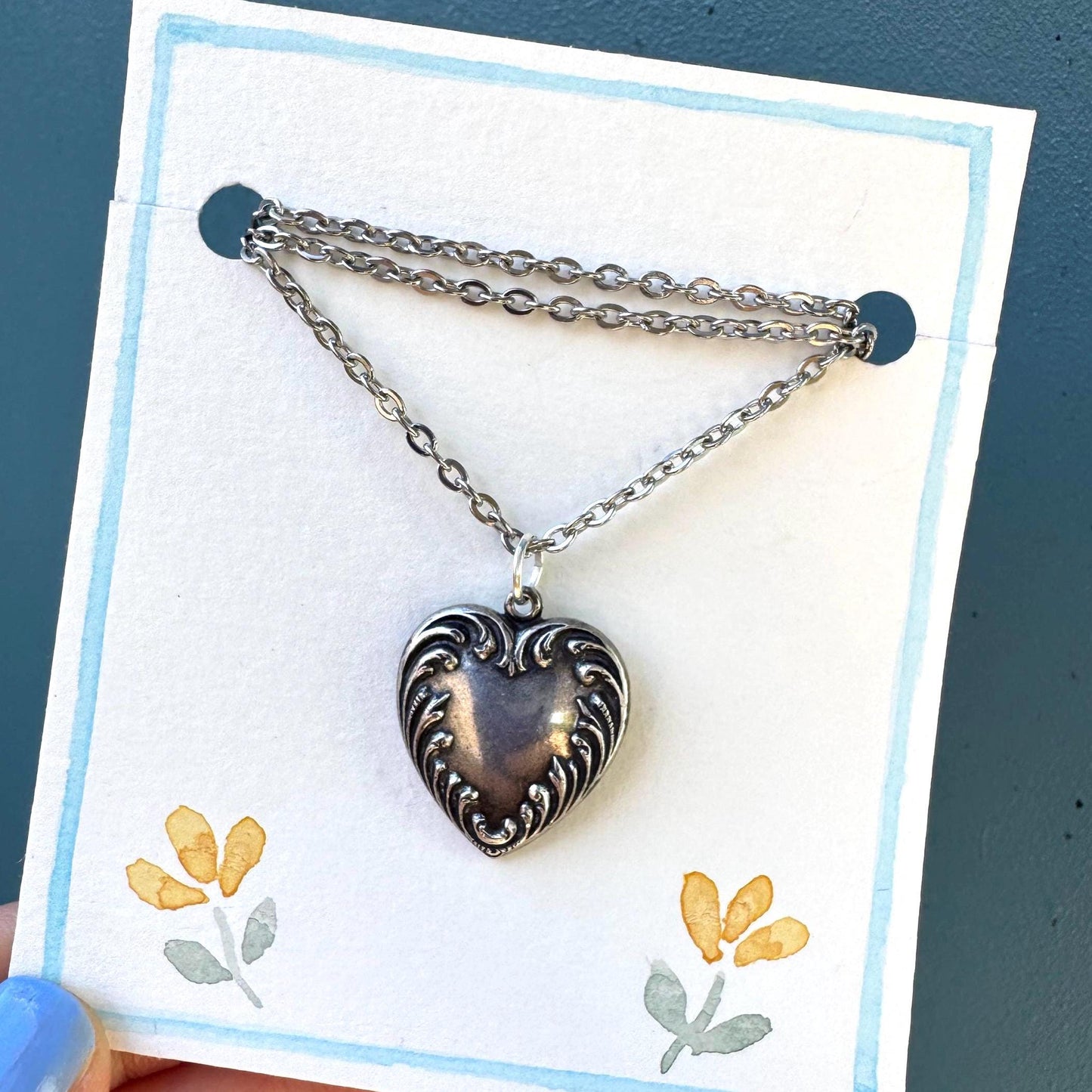 Vintage Heart Pendant Necklace | scrolled border
