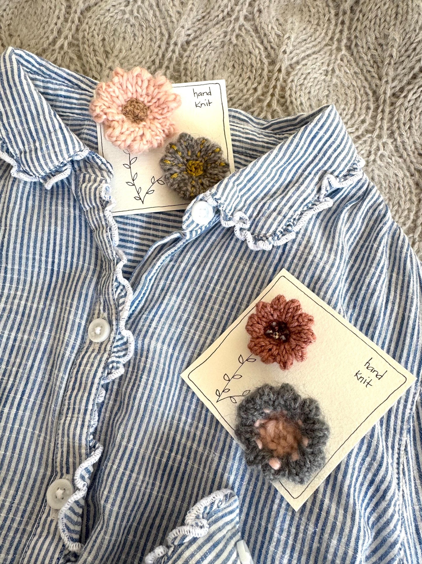 hand knit brooch set- flowers