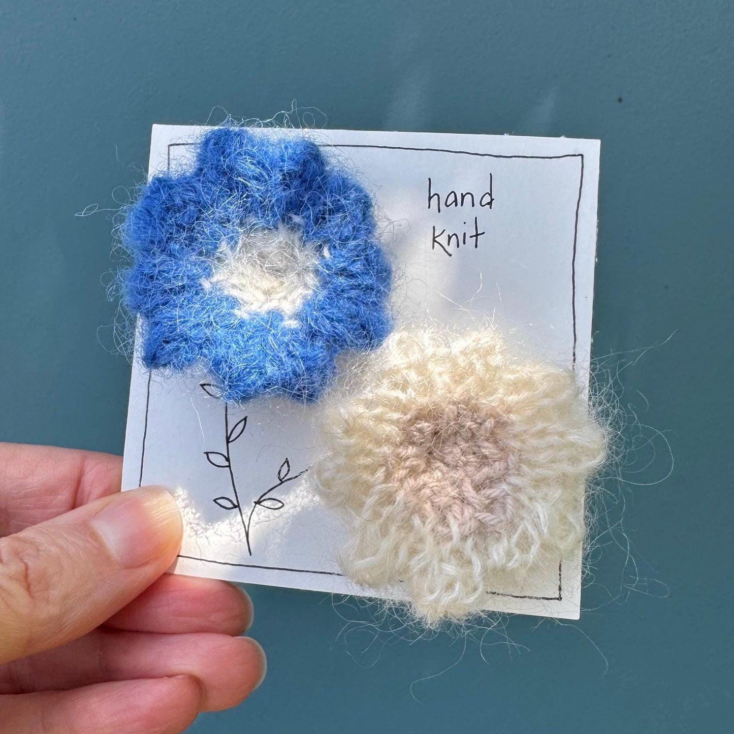 hand knit brooch set- flowers blue and white