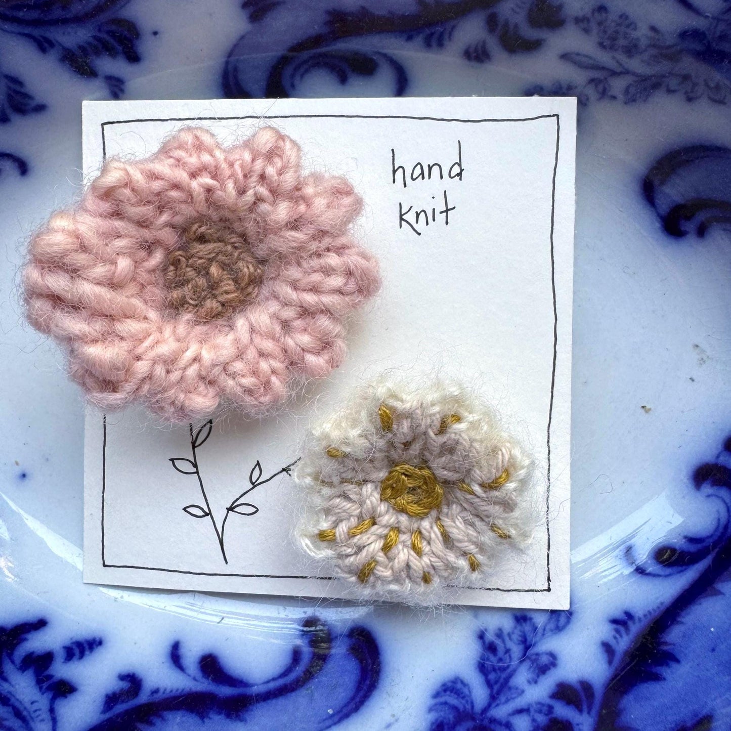 hand knit brooch set- flowers pink and embroidered champagne