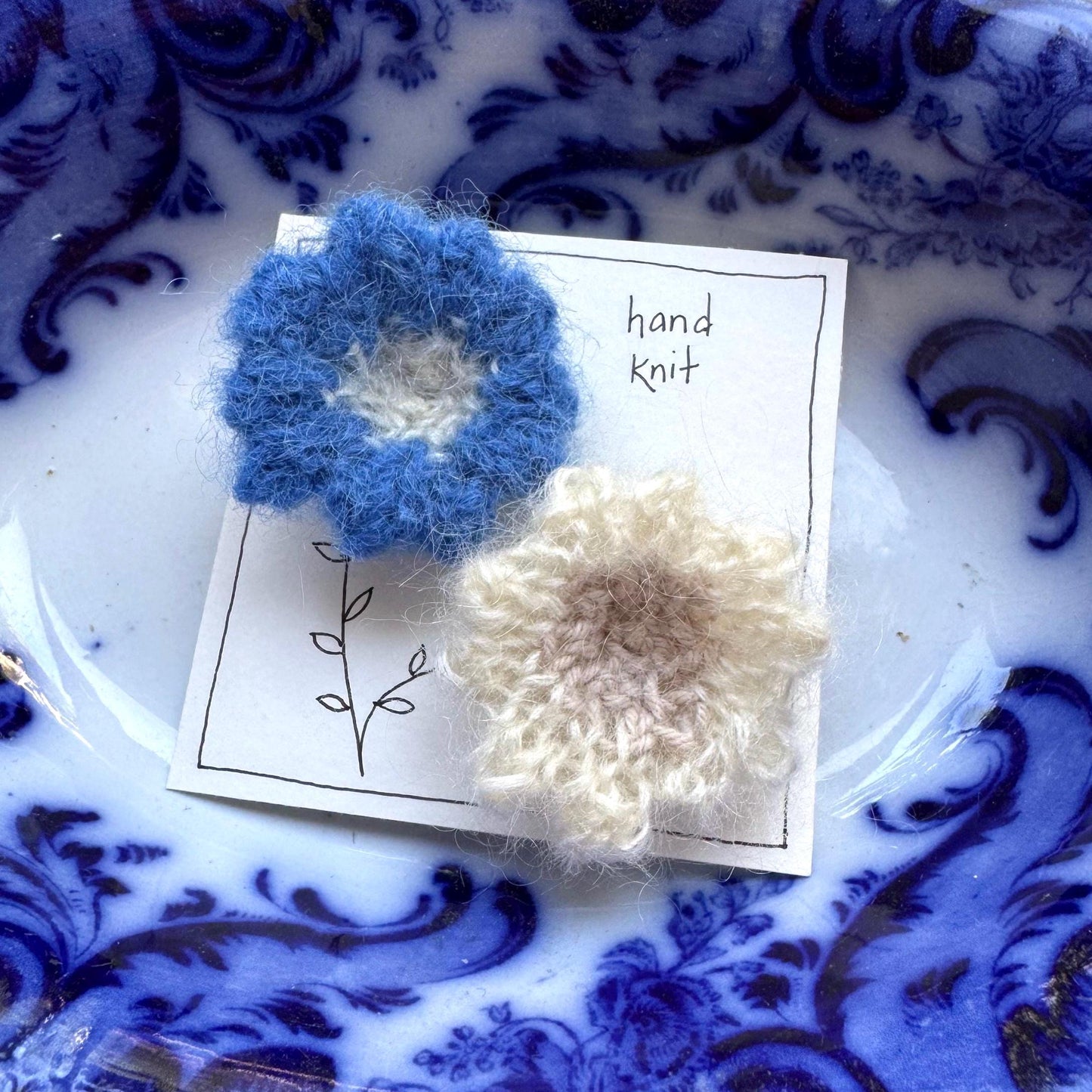 hand knit brooch set- flowers blue and white