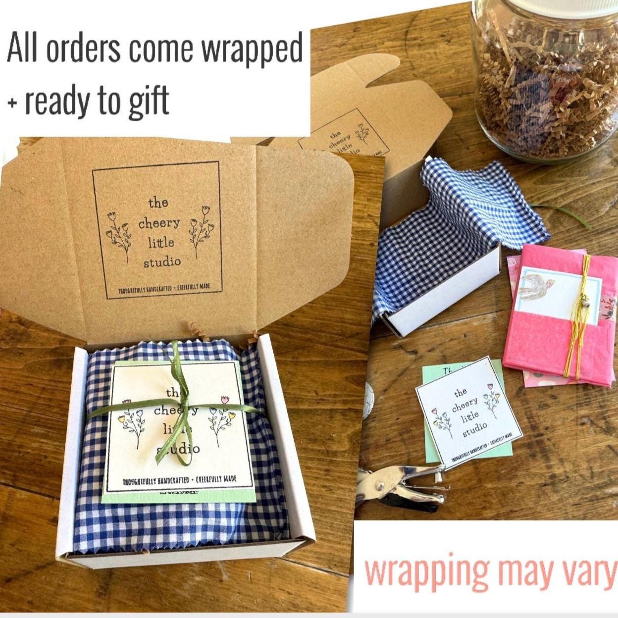 hand knit brooch set- flowers