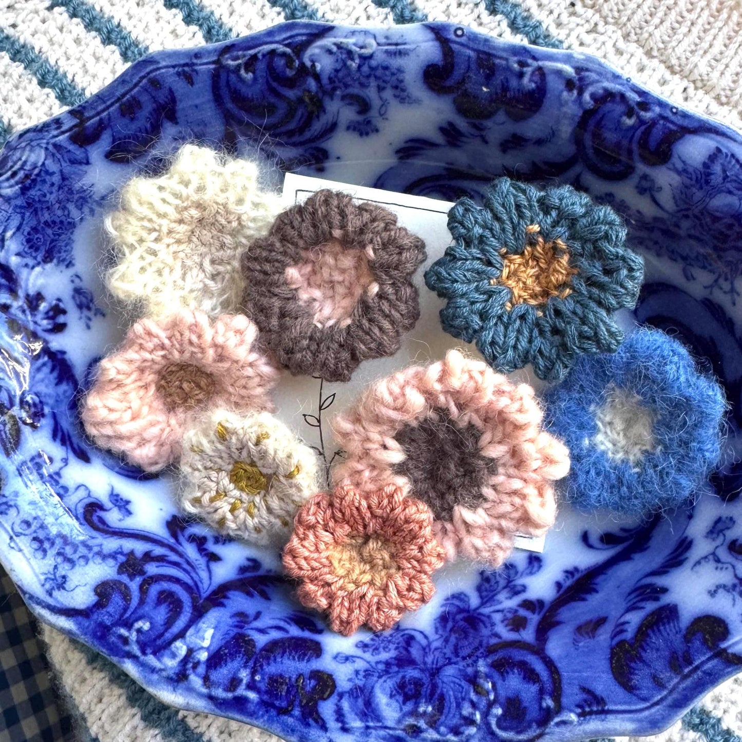 hand knit brooch set- flowers rustic pink + brown